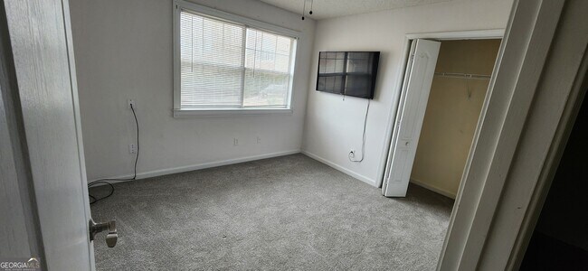 Building Photo - 201 Reeves Creek Way