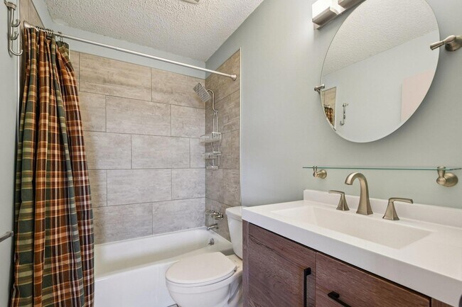 Building Photo - 9413 Quail Meadow Dr