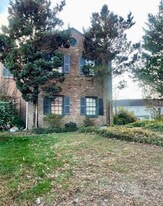 Building Photo - 727 Olde Greenwich Cir