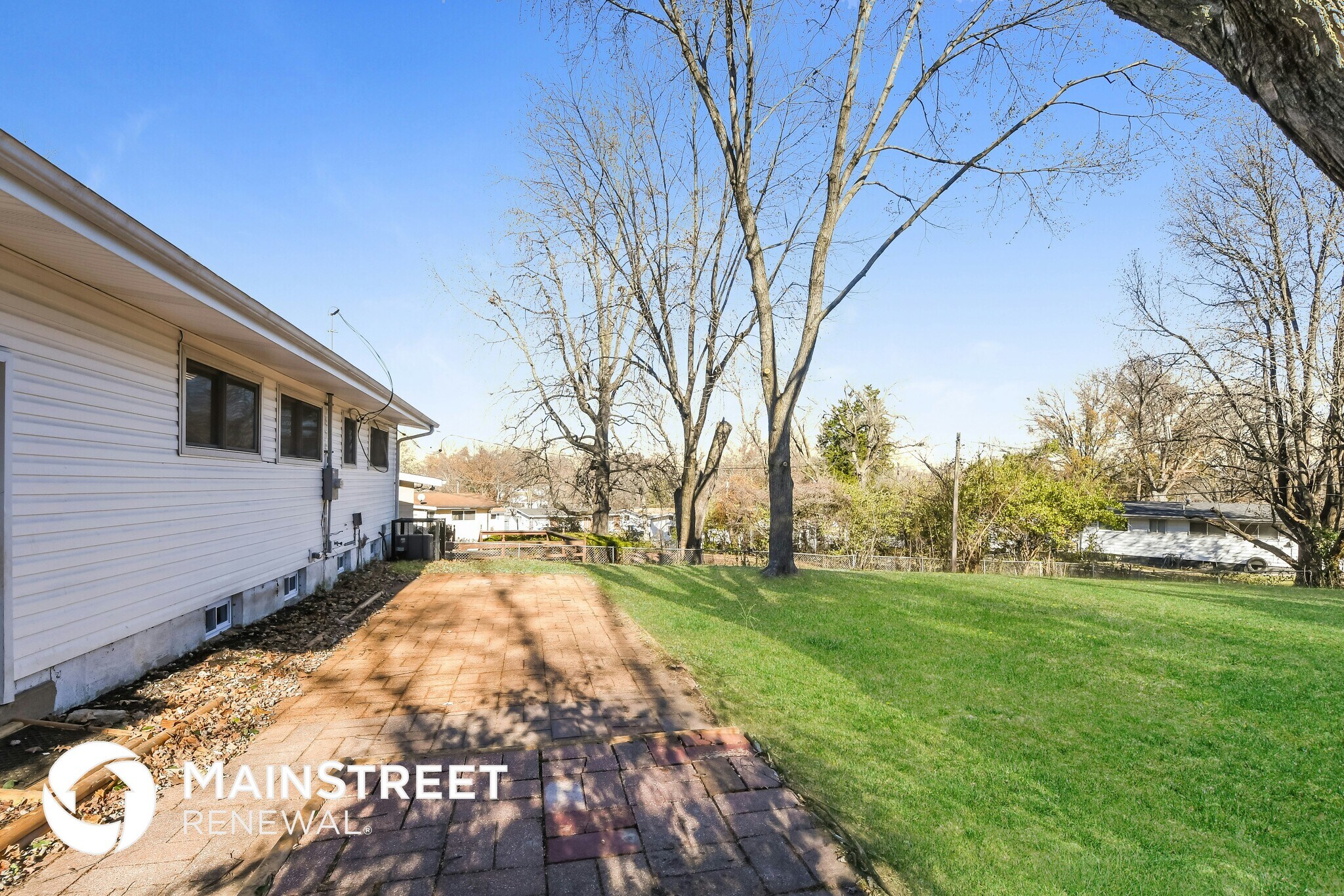 Building Photo - 10341 Trask Dr