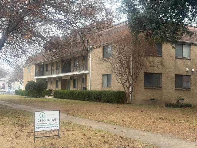 Building Photo - Hilton Arms