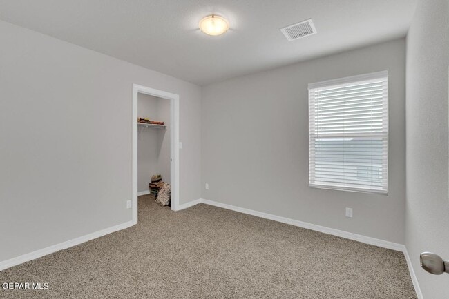 Building Photo - East El Paso 4 bed Refrig A/C