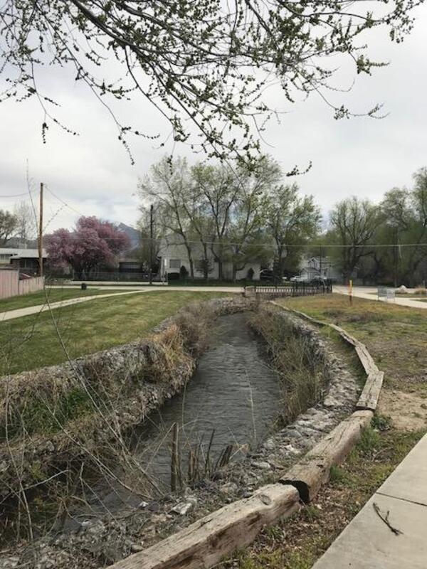 Building Photo - 472 E Granite Ave