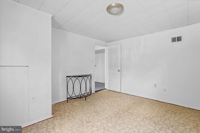 Building Photo - 6311 Barrs Ln
