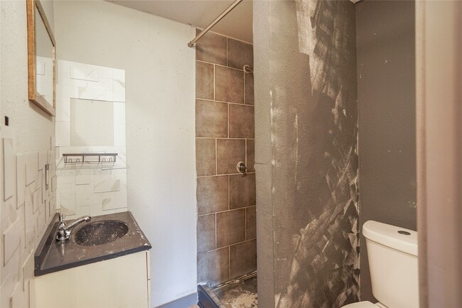 Building Photo - 5313 Firnat St