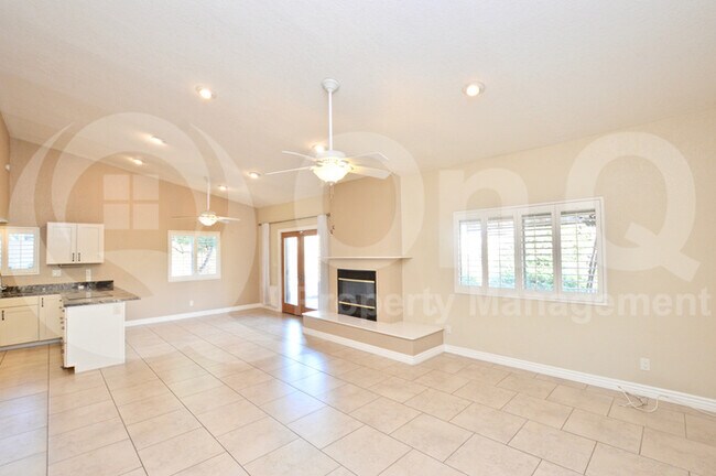 Building Photo - Beautiful Phoenix Property!