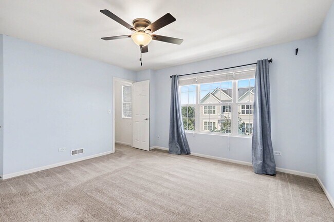 Building Photo - 24617 Patriot Square Dr S