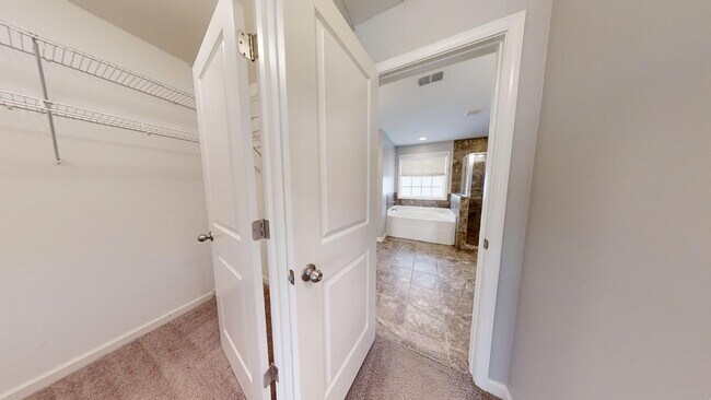 Building Photo - 979 W Richland Cir