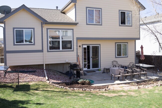 Building Photo - Evolve Real Estate: Fantastic Home with La...