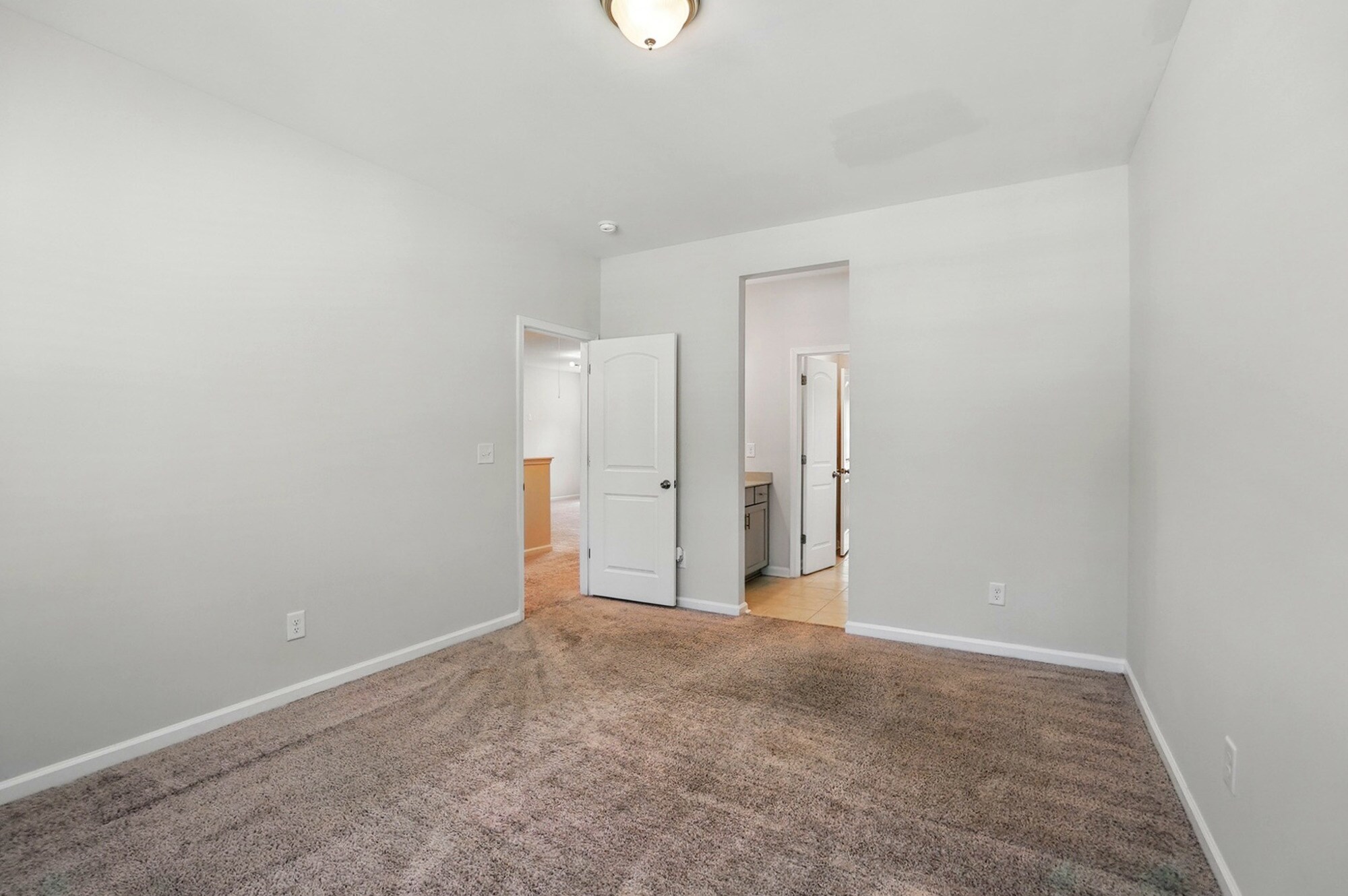 Building Photo - Room in House on Creek Bend Edge Ct