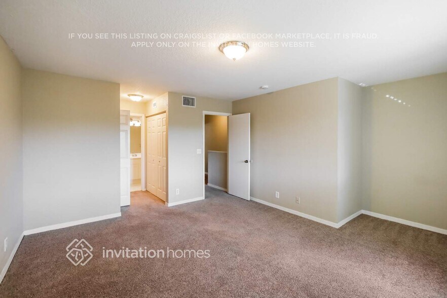 Building Photo - 2500 Cordoba Bend