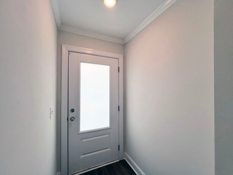 Building Photo - 5220 Stream Stone Way