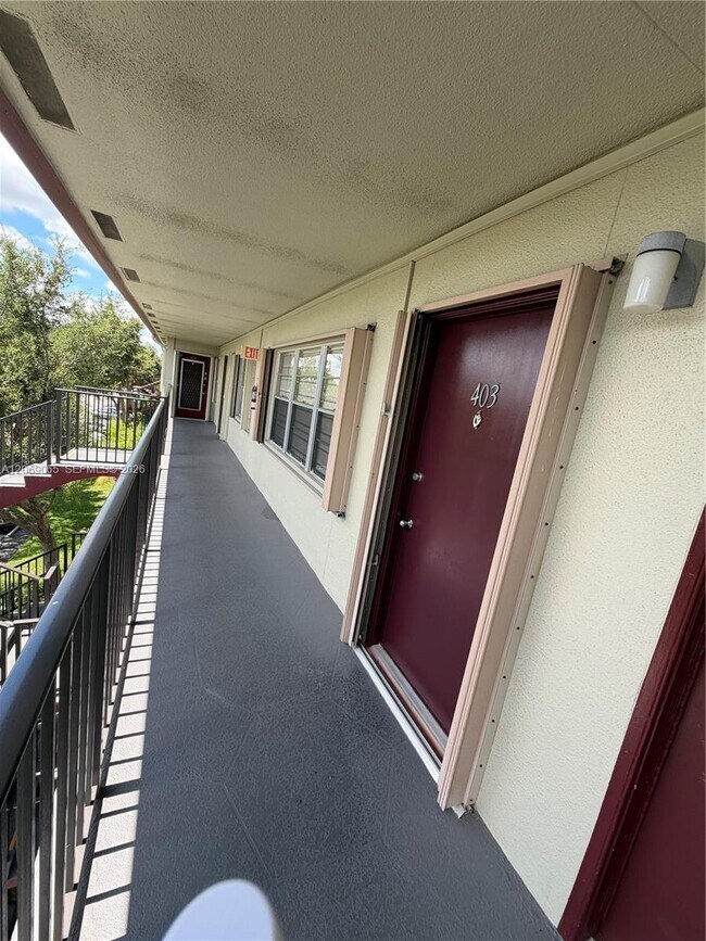 Building Photo - 750 SW 133rd Terrace