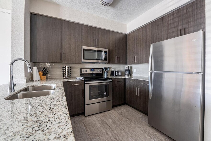 Building Photo - 257 S Seneca Blvd