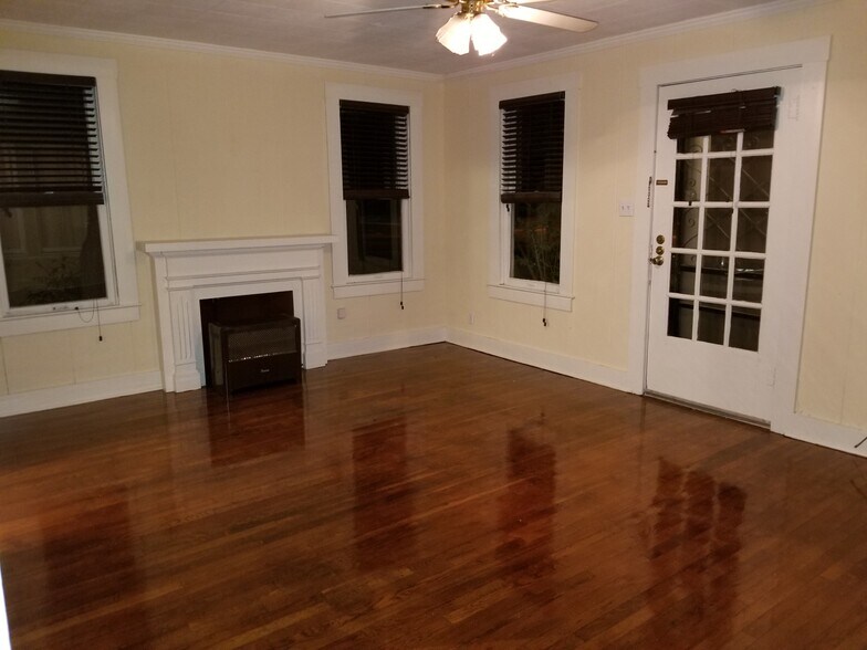 Building Photo - 922 Howard St