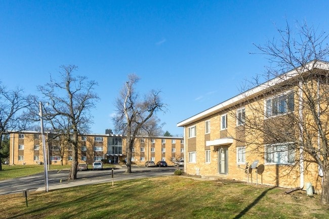 Primary Photo - Peoria Flats