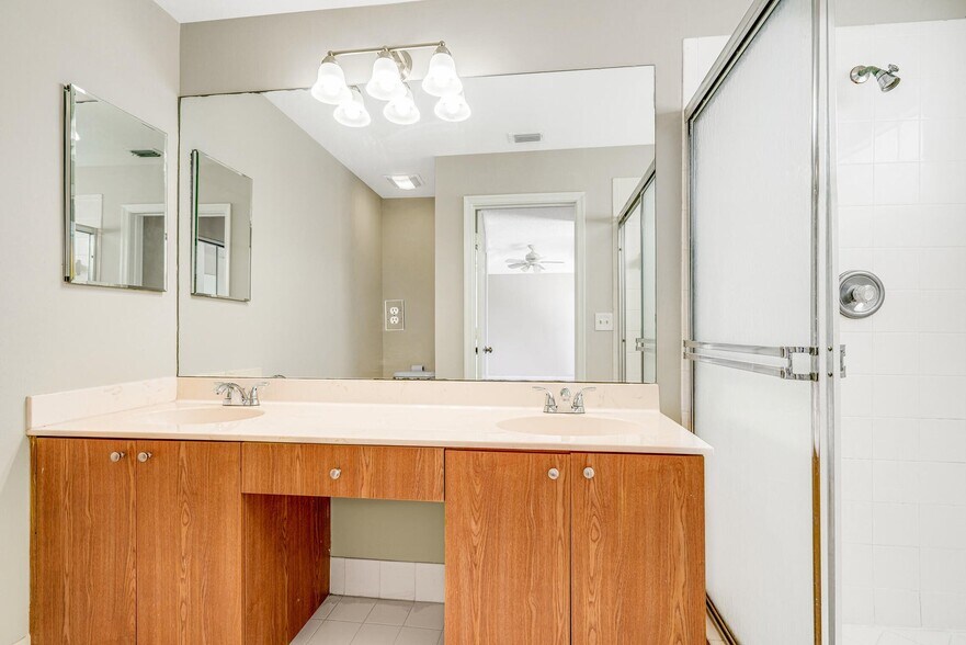 Building Photo - 7787 Springfield Lake Dr