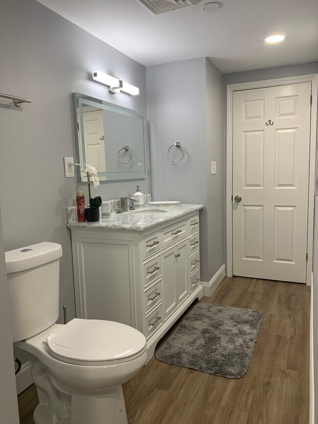 Building Photo - 8530 Madrid Ct