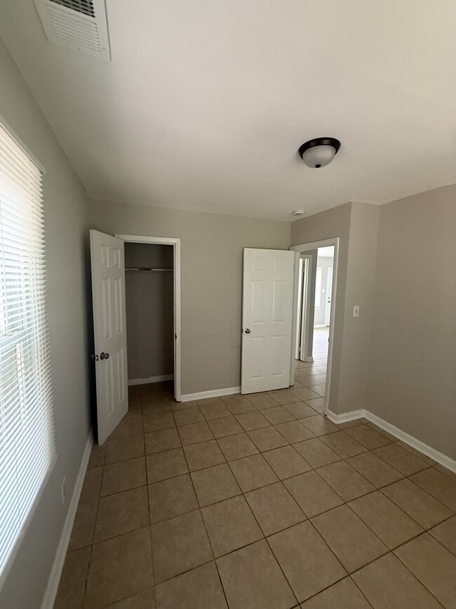 Building Photo - 213 Johns Rd