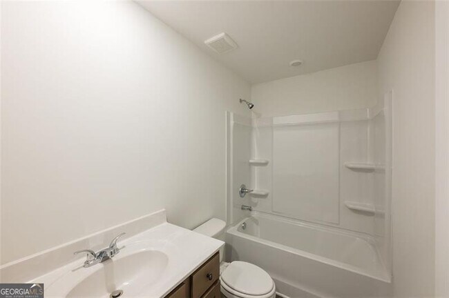 Building Photo - 182 Parkwood Dr