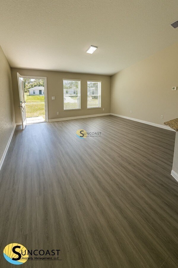 Building Photo - 2626 W Castania Dr
