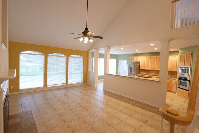 Building Photo - 22719 Sierra Lake Ct