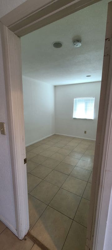 Building Photo - 44223 Fenhold St