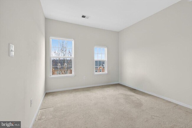 Building Photo - 8129 Greenbelt Station Pkwy