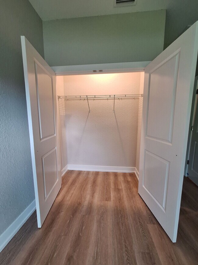 Building Photo - Available with ZERO DEPOSIT MOVE-IN!