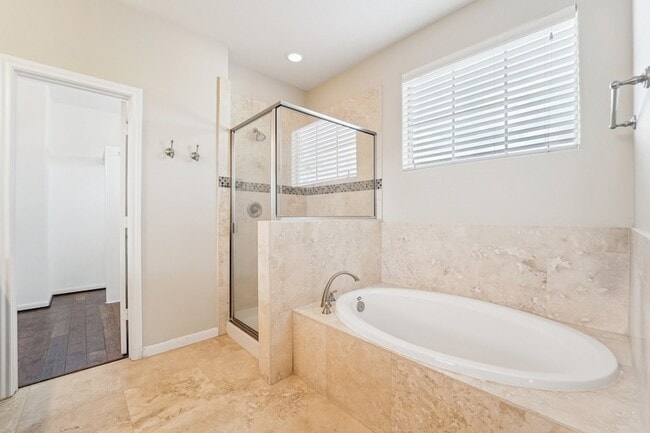 Building Photo - 2421 Beall St