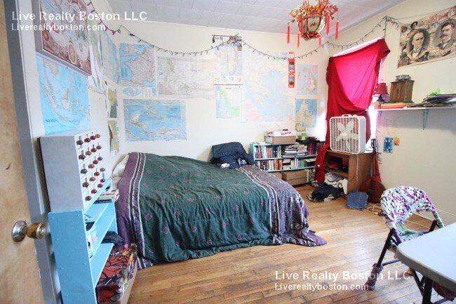 Primary Photo - 125 Warren St