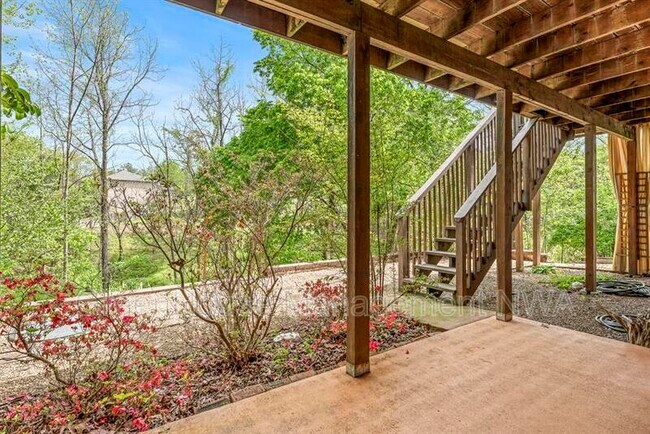 Building Photo - 28 Latshaw Dr