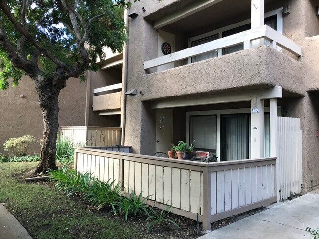 Front Patio - 21372 Brookhurst St