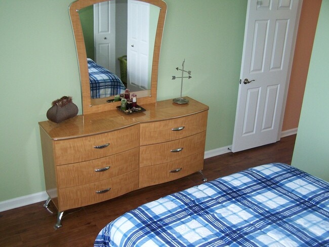 Building Photo - 2080 Greenview Shores Blvd