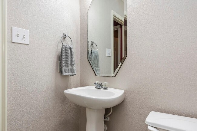 Building Photo - 20738 Fair Castle Dr