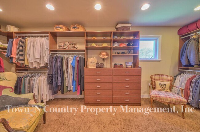 Building Photo - Spacious San Benancio Estate on Over 1 Acre with Workshop, RV Parking & Pasture Area