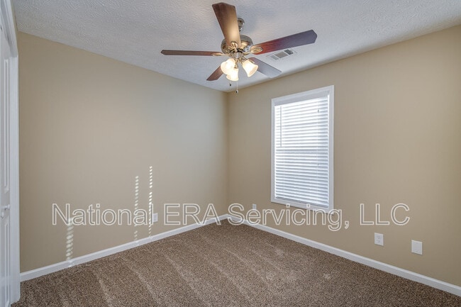 Building Photo - 35 Oak Ridge Ct