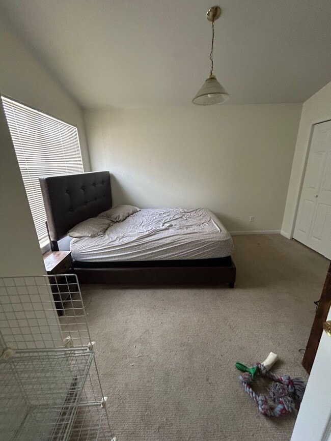 Building Photo - Geneseo Duplex