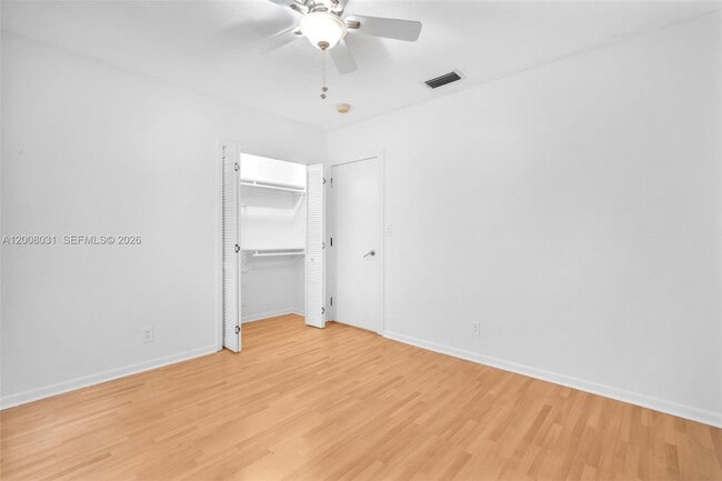 Building Photo - 3441 N Hills Dr