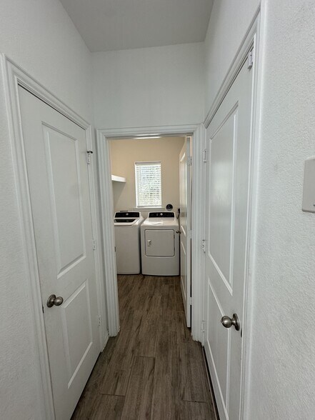 Building Photo - 3702 Allegro Dr