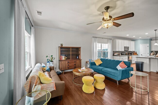 Building Photo - Relax by the Water – 4BR Home with Pond Views in Creekside