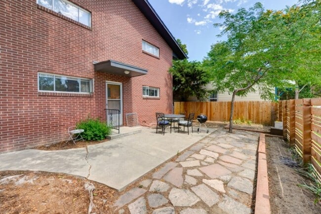 Building Photo - 1811 Walnut St