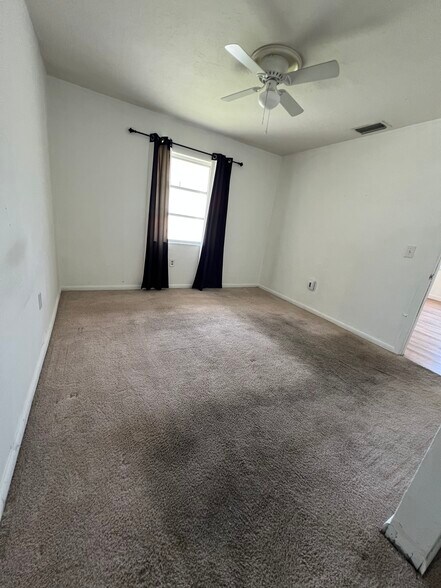 Building Photo - 4540 Boabadilla St