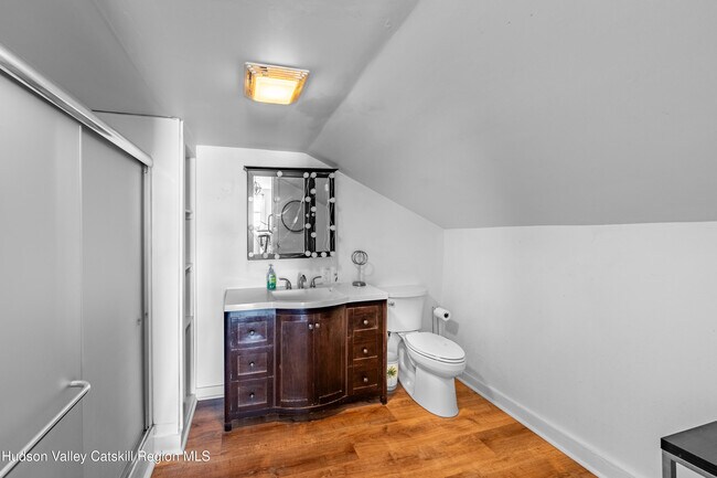 Building Photo - 648 Albany Turnpike