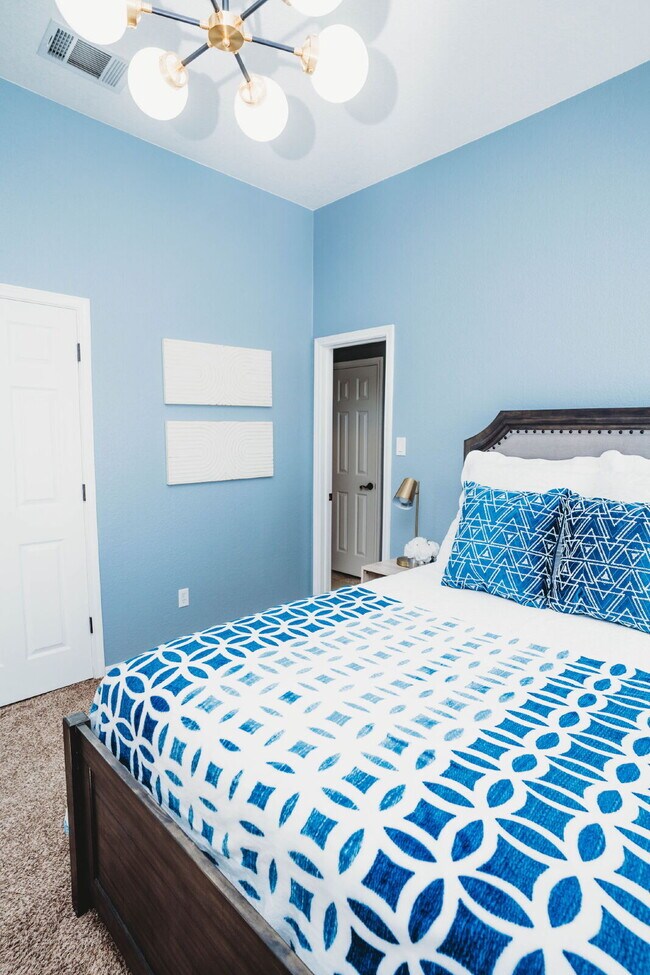 Building Photo - "Charming 3-Bedroom Killeen Home with Cozy Fireplace and 2 Full Baths!"