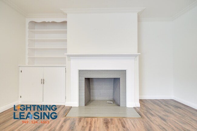 Building Photo - 1625 Normandie-22D