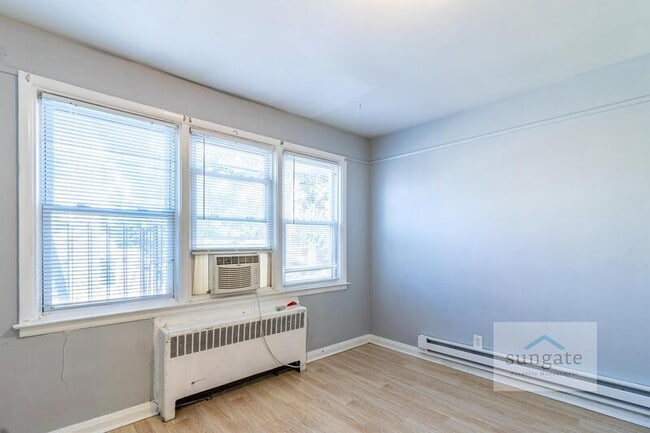 Building Photo - 1801 E Lombard St