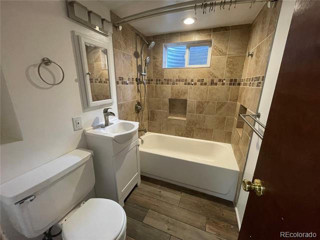 Building Photo - 3086 Victor St