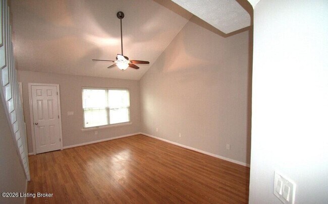 Building Photo - 10407 Pinoak View Dr