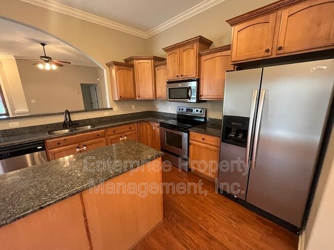 Building Photo - 6880 Lagrange Pines Rd